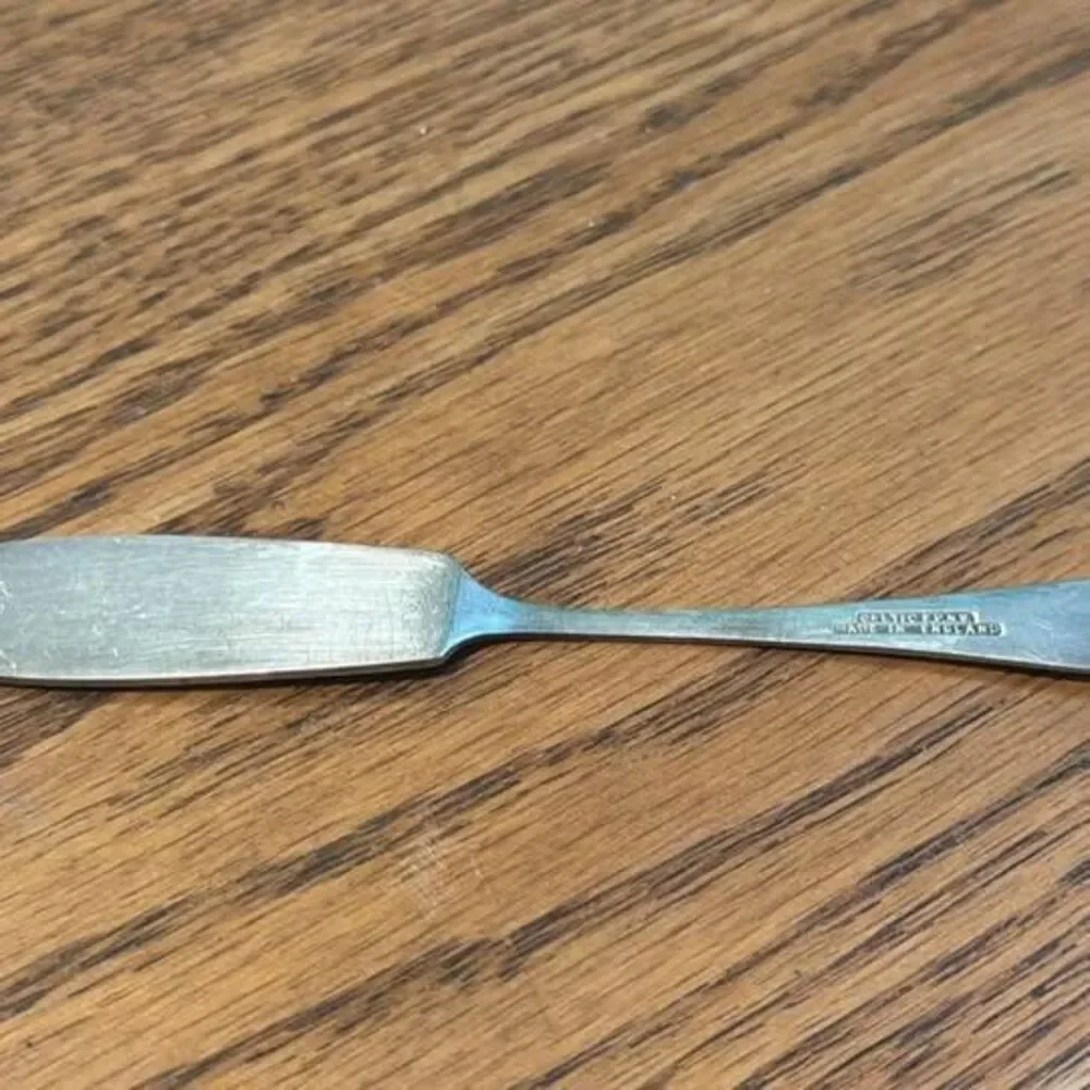 ENJ Leek LTD Celtic EPNS child’s Butter Knife - Made In England-used Good